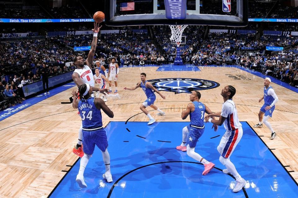 APP下载-活塞力克魔术巩固联盟第一 坎宁安29+7+11完胜班凯罗24+11